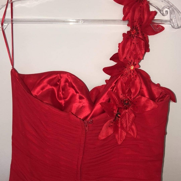 Prom dress - Picture 2 of 7